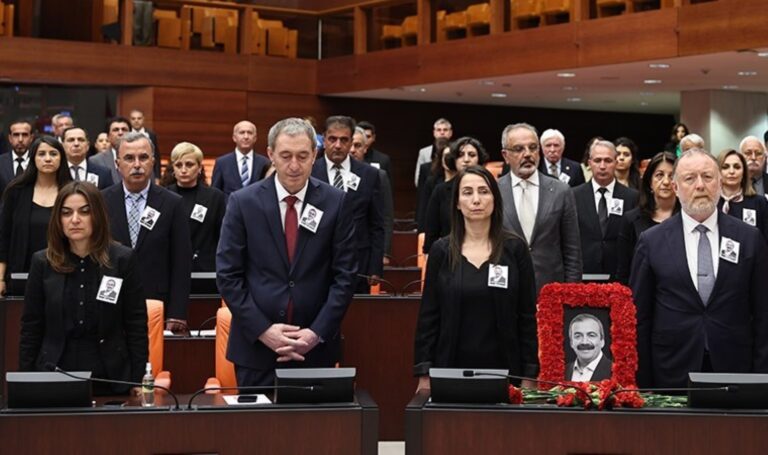 sirri-sureyya-onder-tbmm-genel-kurulunda-anildi-XPL99BS8.jpg